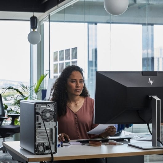 Ordinateur de bureau HP Elite Tower 800 i5-13500 16 Go 512 Go SSD Windows 11 Pro USB-C Sécurité avancée