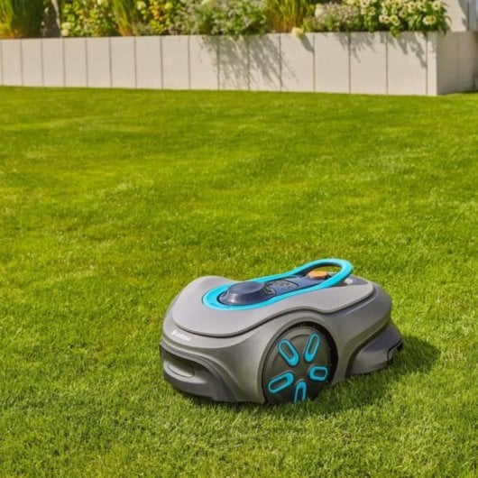 Corta-relva robótico Gardena Smart SILENO Free 800 m², cinzento, com tecnologia sem perímetro e GNSS, disco duplo
