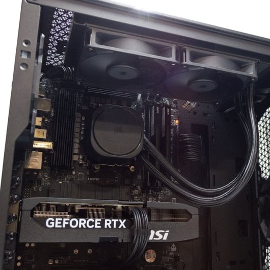 PcCom Studio AMD Ryzen 7 9700X / 32GB / 2TB SSD / RTX 5070 + Windows 11 Pro
