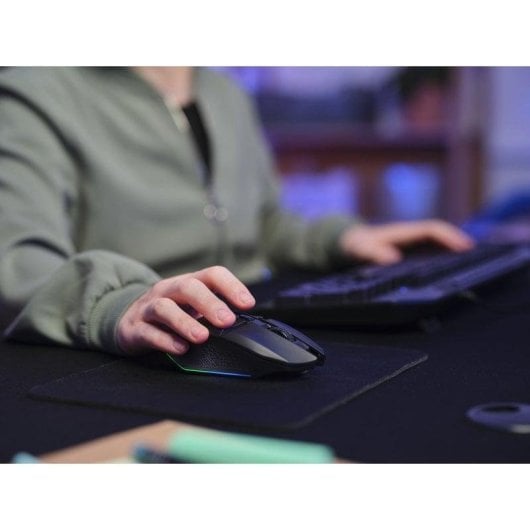 Ratón Trust sem fios 4800 DPI RGB preto com tapete gaming