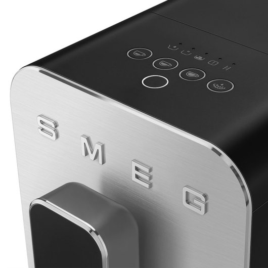 Cafetera Superautomática Smeg BCC12BLMEU 1.4L 19 bar molinillo integrado múltiples bebidas