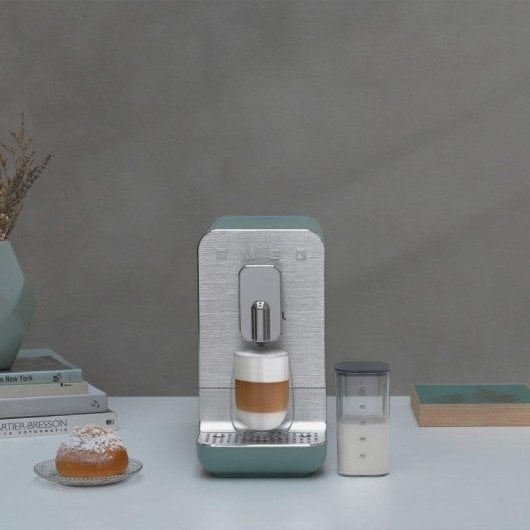 Cafetière expresso automatique Smeg BCC13EGMEU 1,4 L 19 Bars broyeur chauffetasses verte