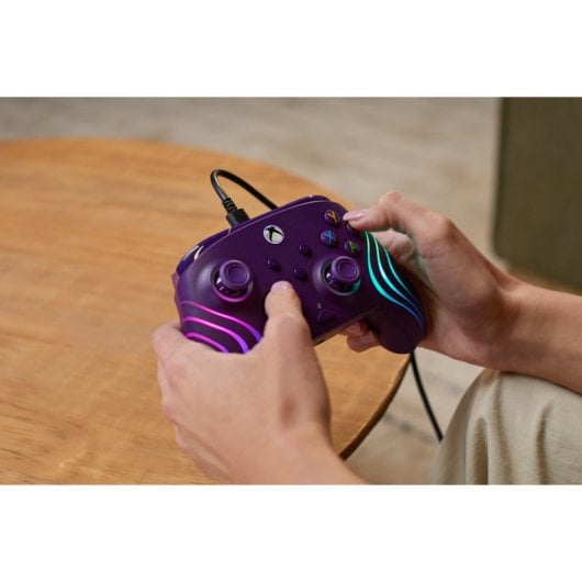 Gamepad USB Typ C Kabelgebundenes Gaming Controller Multicolor LED Lila Gamepad USB Typ C Kabelgebundenes Gaming Controller Multicolor LED Lila