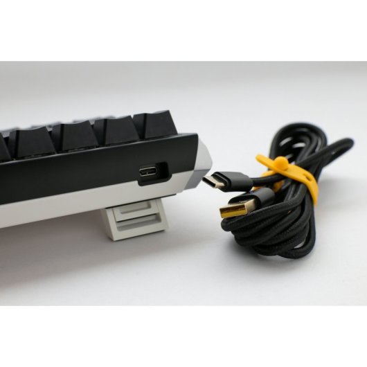 Teclado Ducky One 3 Classic Mini 60% Hot-Swap RGB MX-Blue Preto