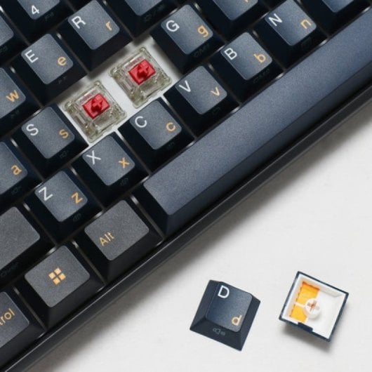 Ducky One 3 Pro Nazca Layout ES RGB Cherry MX2A Red USB-C Hot-Swap mechanische Tastatur