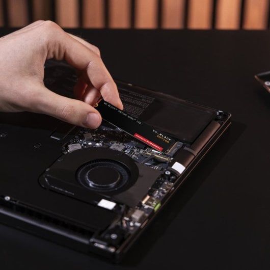 WD BLACK SN7100 SSD 4TB M.2 PCIe Gen4 NVMe 3D TLC NAND 2280 7000MB/s