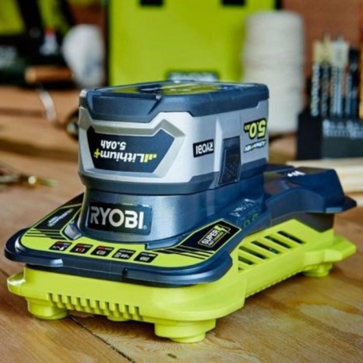 Cargador Ryobi ONE+ RC18150 18V 5.0A Carga Rápida Litio-ion Sin Batería