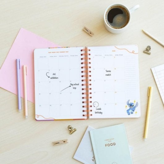 Agenda escolar A5 Tapa dura 12 meses Wire-o 178 páginas multilingüe accesorios