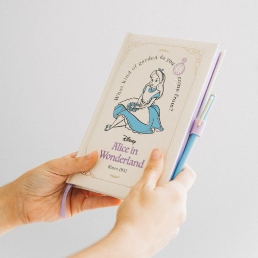 Cuaderno Premium A5 Con Boligrafo Disney Alicia En El Pais De Las Maravillas