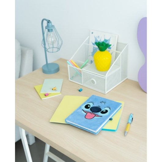 A5-Notizbuch mit Premium-Plüsch-Einband und Disney Stitch Tropical-Projektorstift