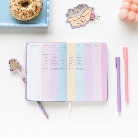 Agenda Escolar 2025/2026 Semana Vista Pocket 17 Meses Pusheen