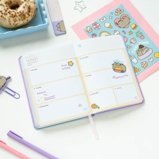 Agenda Escolar 2025/2026 Semana Vista Pocket 17 Meses Pusheen
