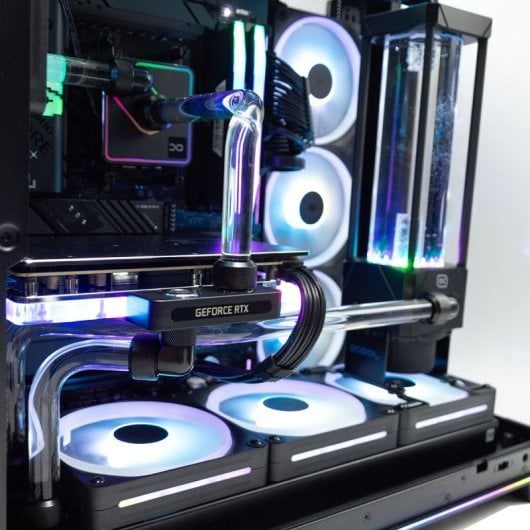 PcCom Custom Ryzen 7 9800X3D / 64GB / 2 TB SSD / RTX 5080 + Windows 11 Pro