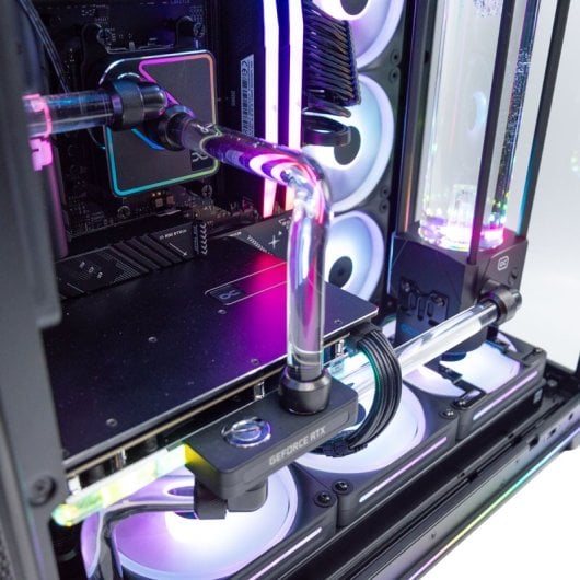 PcCom Custom Ryzen 7 9800X3D / 64GB / 2 TB SSD / RTX 5080 + Windows 11 Pro