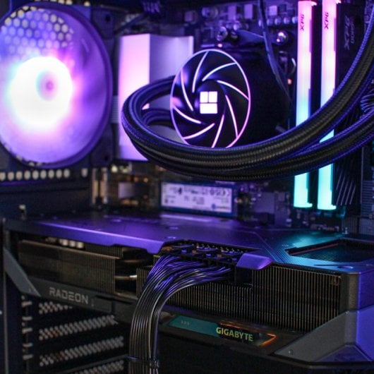 PCM Aeon Rx-3 AMD Ryzen 7 5800X/32GB/1TB SSD/RX 9060 XT 16gb + Windows 11 Pro