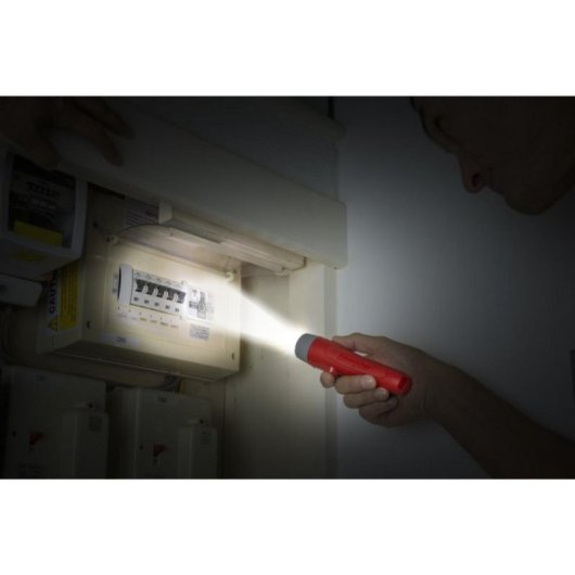 Linterna Energizer Magnet LED Torch 50 Lúmenes Magnética AA Negra Gris