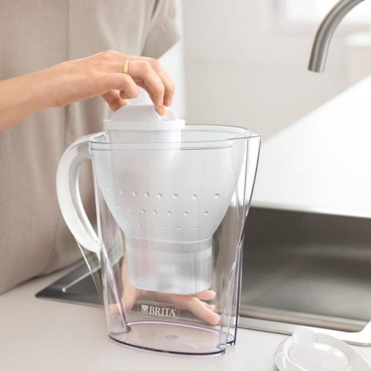 Jarra filtradora BRITA Marella 2,4L Azul Transparente Maxtra Pro 2 Cartuchos Apta Lavavajillas