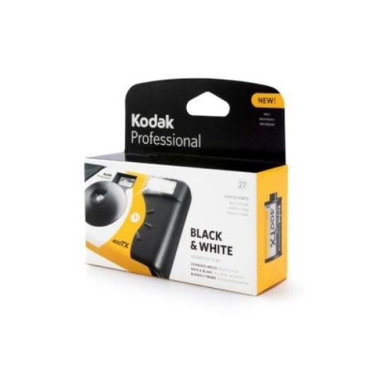 Einwegkamera Kodak Tri-X 400 B&W Schwarz Weiß Gelb mit integriertem Blitz und Aufhängeverpackung