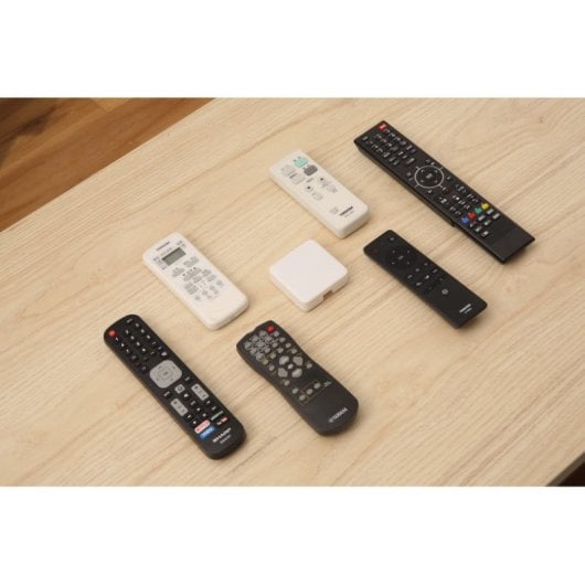 Centrale Domotique SwitchBot Hub Mini Wifi/Matter avec Contrôle vocal Alexa Google