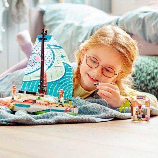 LEGO Friends Stephanie's Sailing Adventure 41716 Conjunto de Construção - Barco com Vela Flexível e Leme Realista
