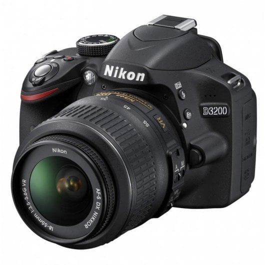 Nikon D3200 Cámara Réflex Digital 24.2MP + 18-55 VR II Versión Asiática