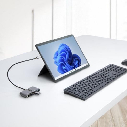 Hub USB-C con Ethernet Gigabit 3 Porte USB-A 3.2 Gen 1 5Gbps Cavo 30cm Hub USB-C con Ethernet Gigabit 3 Porte USB-A 3.2 Gen 1 5Gbps Cavo 30cm