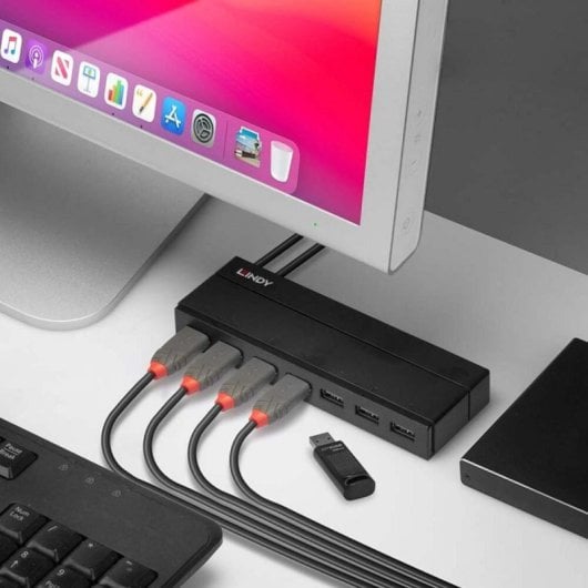 Hub USB Lindy 43228 7 Puertos USB 3.2 Gen 1 Type-A Alimentación USB Carcasa Plástico Negro