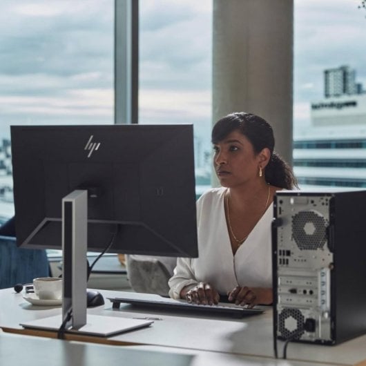 PC HP Pro Tower 400 G9 Intel i5-12500 16GB 512GB SSD UHD Graphics 770 Windows 11 Pro Negro