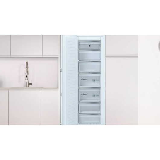 Congelador Balay 3GIE737F 212 L Branco Inverter BigBox 4 Estrelas E