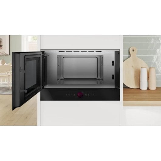 Microondas Bosch BFL7221B1 21L 900W Pantalla TFT Integrado Control Táctil Negro