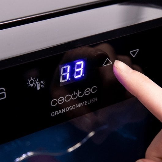 Enfriador de vino Cecotec 1250 termoeléctrico 12 botellas 65W negro LED
