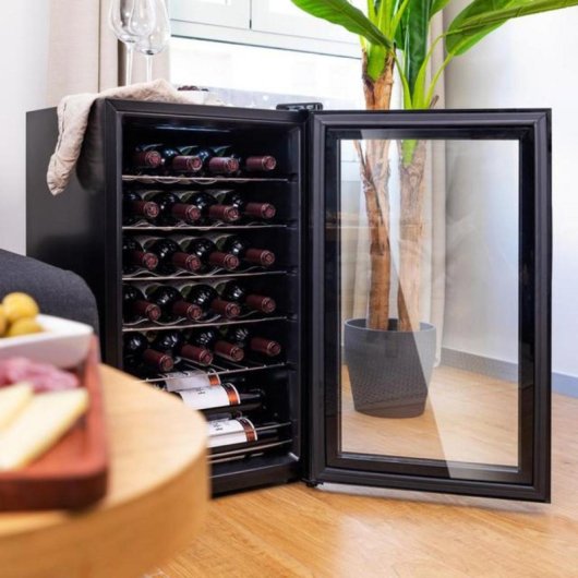 Nevera de vino Cecotec 00124 24 botellas compresor control táctil bajo ruido negro