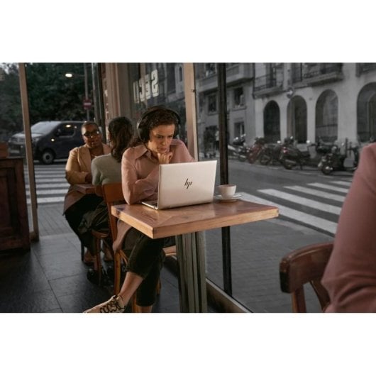 Computer portatile HP EliteBook 845 AMD Ryzen 7 8840U 16GB DDR5 512GB SSD Windows 11 Pro