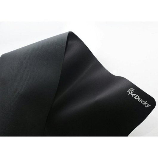 Ducky Alfombrilla gaming extra grande 300x200x3mm con superficie de borracha y base antideslizante