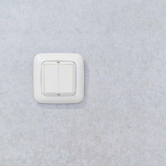 Shelly BLU Wall Switch 4 Marfim Botões Bluetooth Bateria CR2032 3V