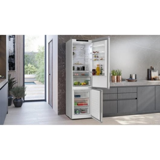 Siemens KG39N2IAG Combinado 203cm 260L A Aço Polido No Frost Zona Fresh