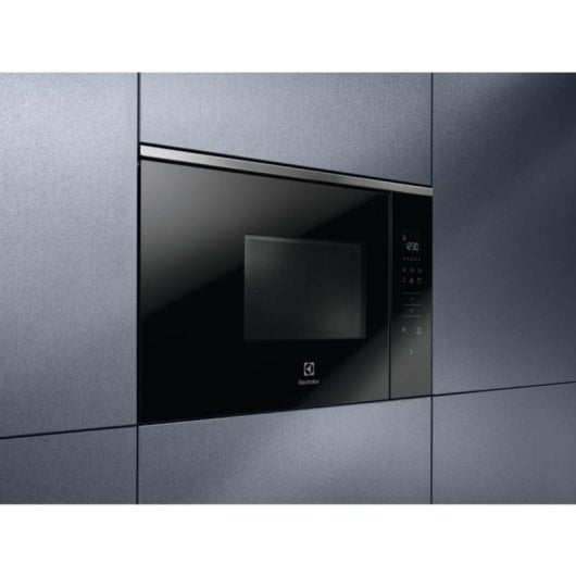 Mikrowelle Electrolux MQ818GXE 17 Liter 800W mit Grill und Rotisserie Touchbedienung