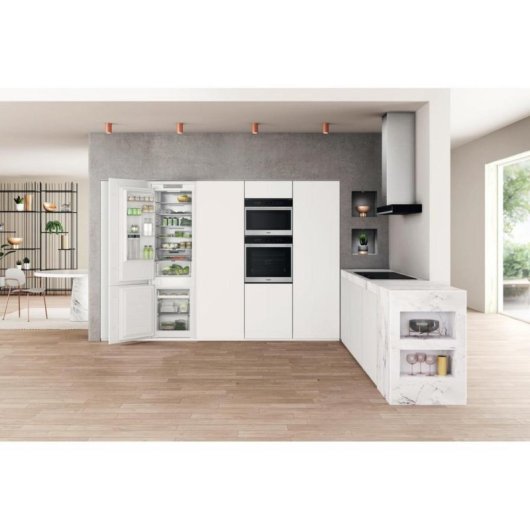 Frigorífico Whirlpool Combi Integrado 193.5cm 280L E Branco com Zona Fria