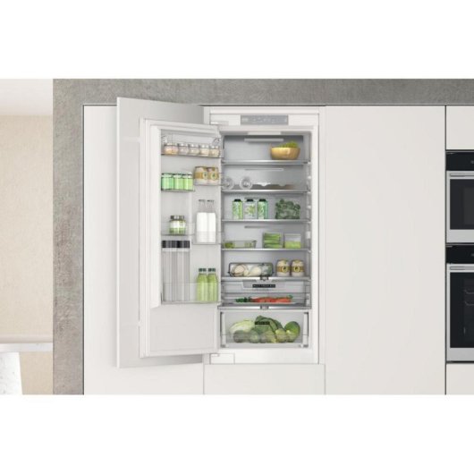 Frigorífico Whirlpool Combi Integrado 193.5cm 280L E Branco com Zona Fria