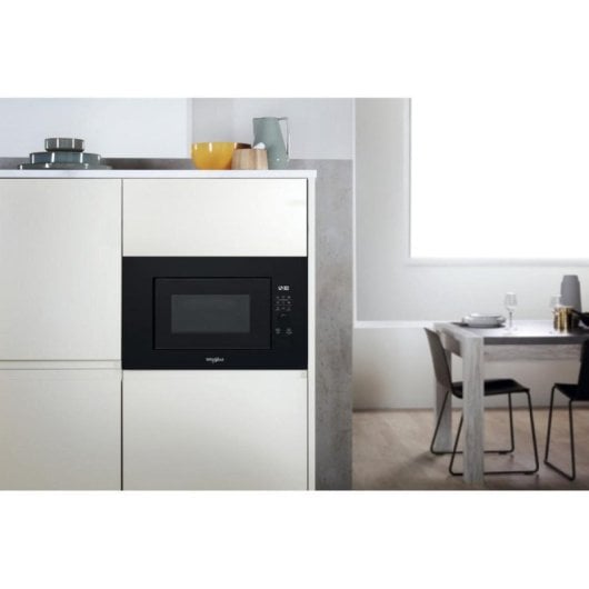 Microonde Whirlpool WMF200G NB 20 Litri 800W con Grill Quartz 1000W e Funzioni Mantieni Caldo e Scongelamento