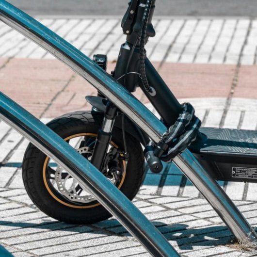 Candado cadena de alta seguridad con cable flexible de acero trenzado y doble llave para bicicletas, patinetes y ebikes