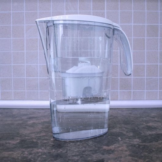 Jarra filtrante AQUAnatur+ con filtro para 150 litros y sistema de filtrado en 4 pasos