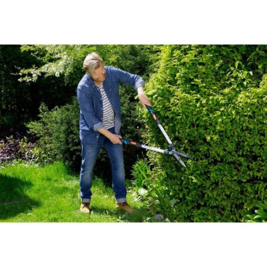 Corta setos telescópico Gardena TeleCut 23 cm, mango ErgoTec, cuchillas antiadherentes, ligero y seguro