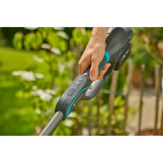 Gardena PowerTrim 30 18V 4Ah Akku Rasentrimmer 2 mm Nylonfaden 30 cm Schnittbreite
