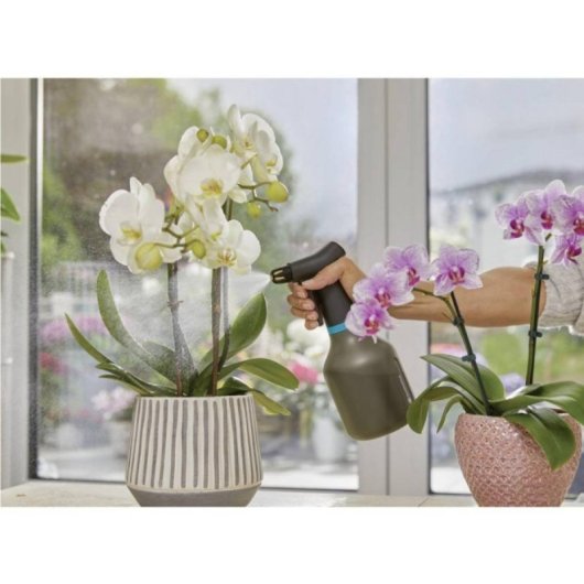 Gardena Comfort 5L Drucksprühgerät + 0,75L Handsprüher mit verstellbarer Düse