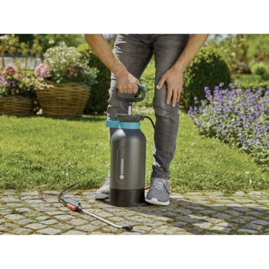 Gardena Comfort 5L Drucksprühgerät + 0,75L Handsprüher mit verstellbarer Düse