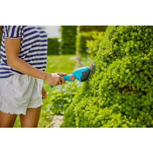 Tijeras batería Gardena ComfortCut Li 3.6V 3Ah, 8cm, corte preciso, ergonómicas, LED, USB-C