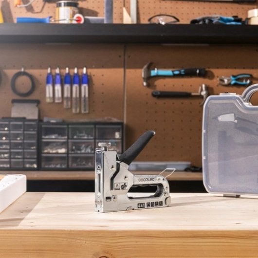 Grapadora Manual FastTacker 4in1 Regulable, Incluye 8000 Piezas y Maletín