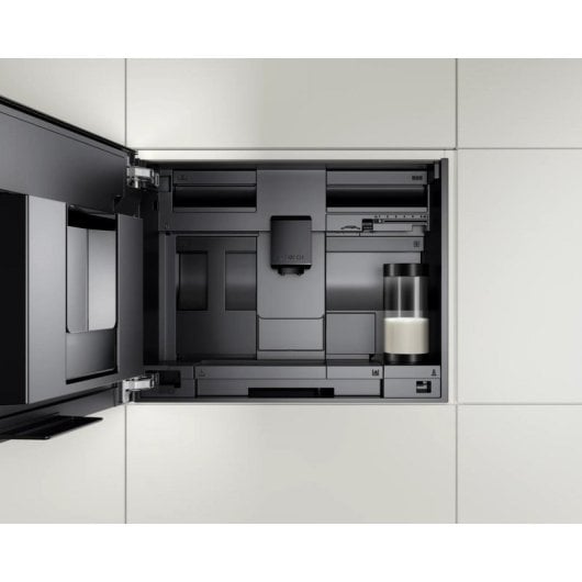 Caffettiera Automatica Bosch Serie 8 CTL7181W0 2.4L 19 Bar con Montalatte Integrato e WiFi