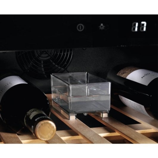 AEG AWUS052B5B Cave de Vinho Integrada 52 Garrafas 6 Prateleiras Madeira/Preto